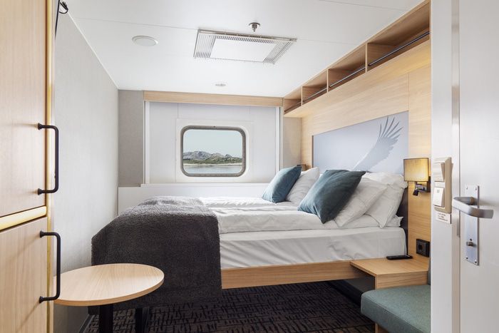 Polar Outside | Double on lower deck with window
